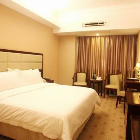 Vienna Meilong Branch Hotel Shenzhen Exterior photo